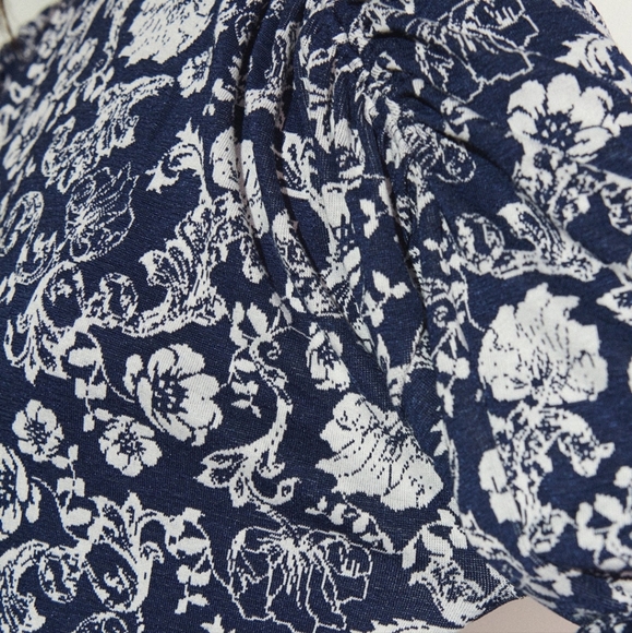 ZARA Jacquard Long-sleeved Dress - Picture 4 of 5